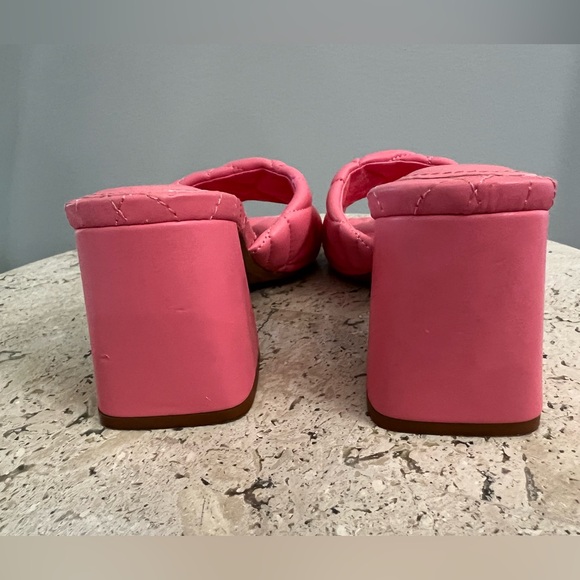 🩷 Zara pink quilted open toe faux leather heeled sandals gently used - Picture 4 of 7